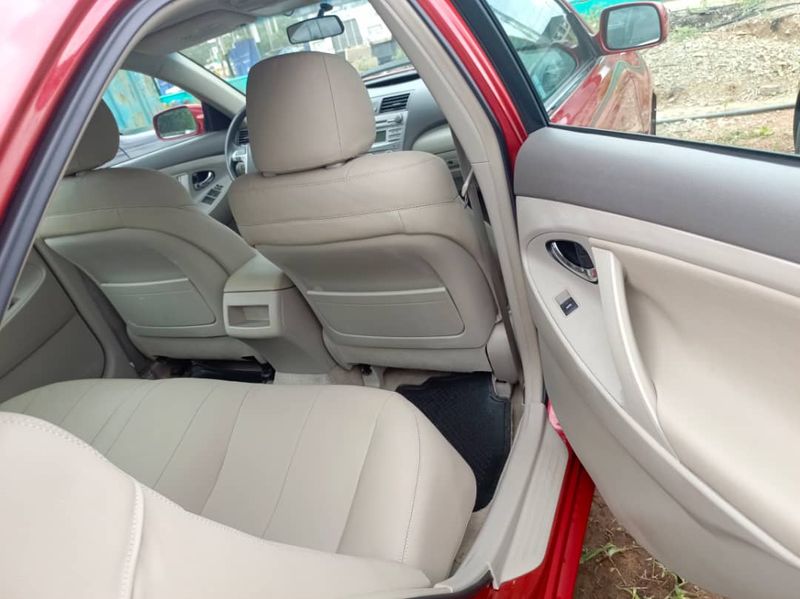 Thumbnail 9 of 2011 Toyota Camry LE